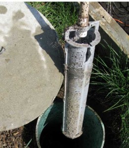 Removing Effluent Filter for Cleaning